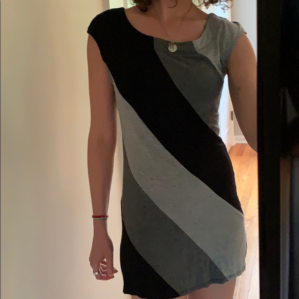 (5/$25) Wrapper Dress Size Small